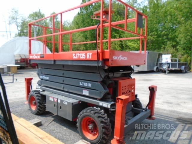 SkyJack SJ 7135 RT 剪式升降機