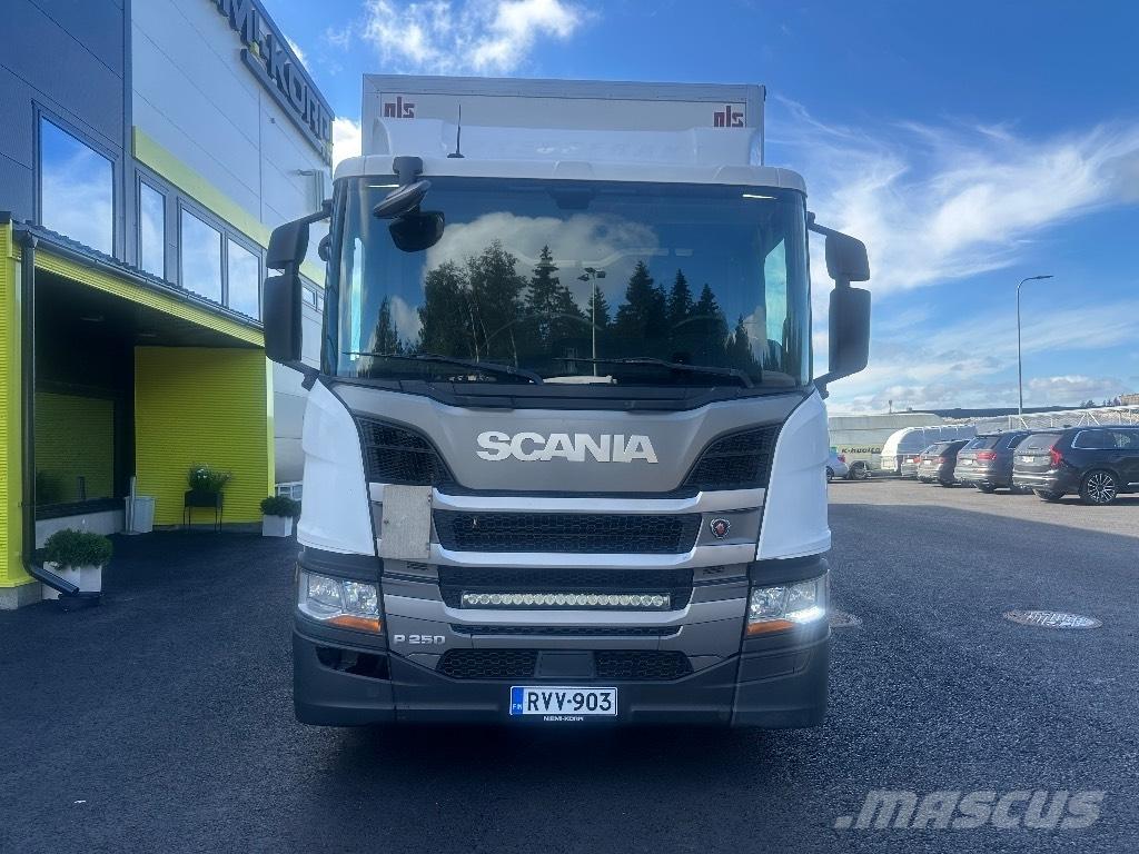 Scania P250 貨箱式卡車