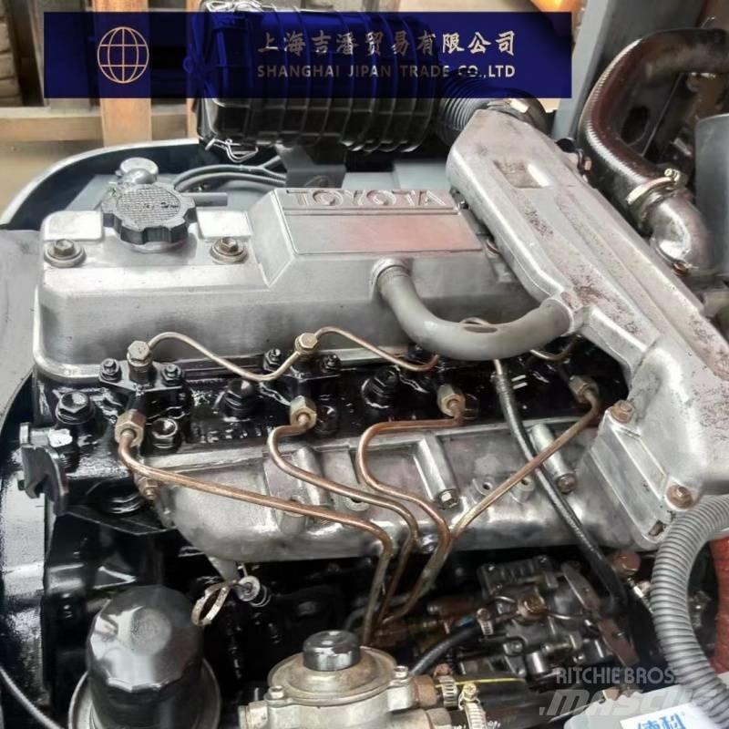 Toyota 6 F 柴油卡車