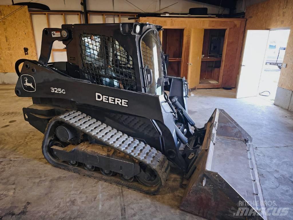 John Deere 325 G 滑移轉向裝載機