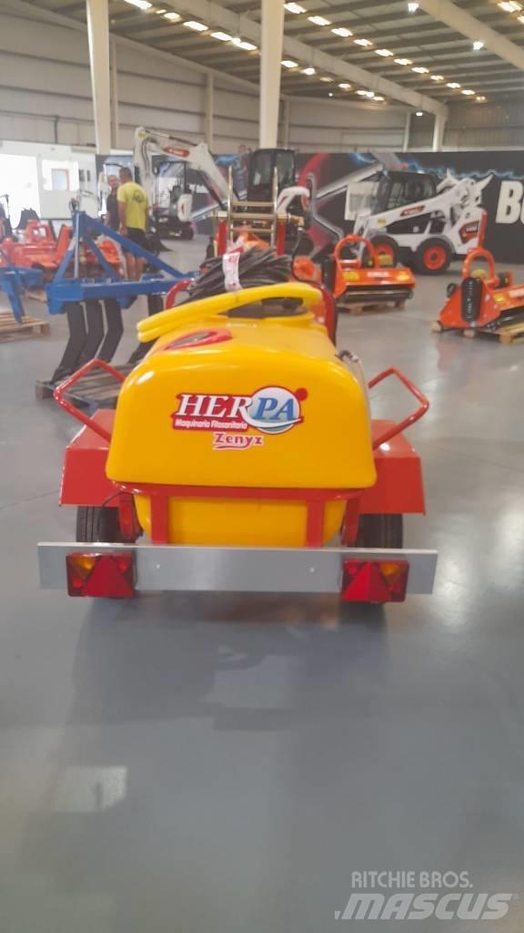  HERPA HCT04 牽引式噴霧機