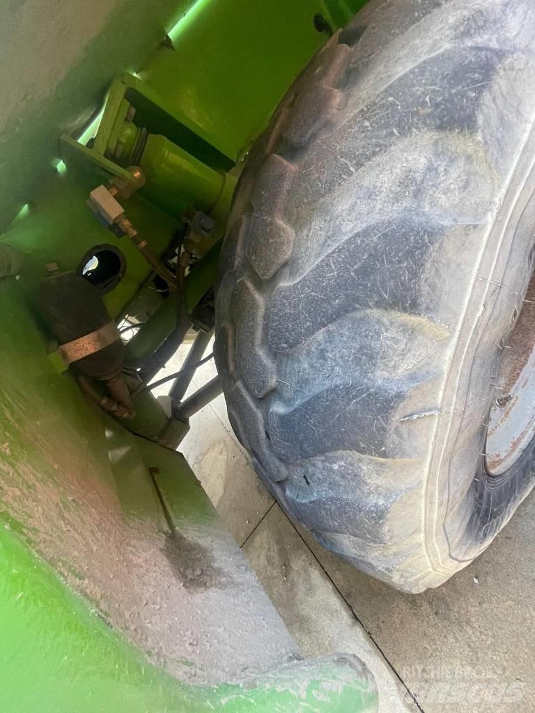 Merlo Roto 33.16 K S 伸縮臂操作車