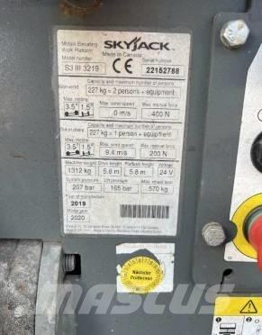 SkyJack SJ III 3219 剪式升降機