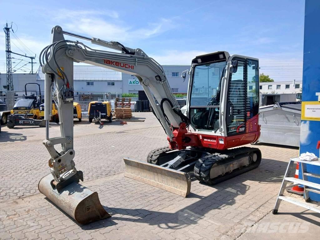 Takeuchi TB 240 DPF 小型挖土機/掘鑿機<7t(小型挖掘機)