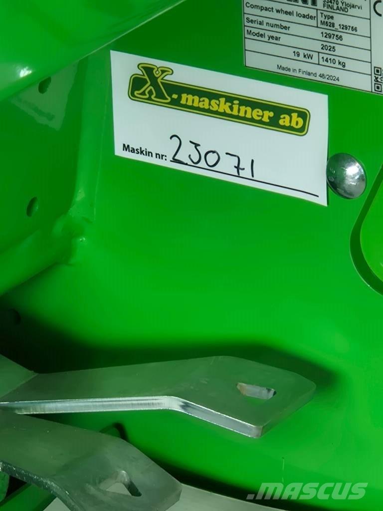 Avant 528 多功能裝載機