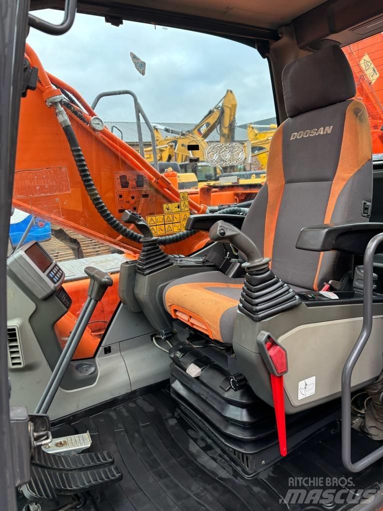 Doosan DX 225 LC 履帶式 挖土機/掘鑿機/挖掘機