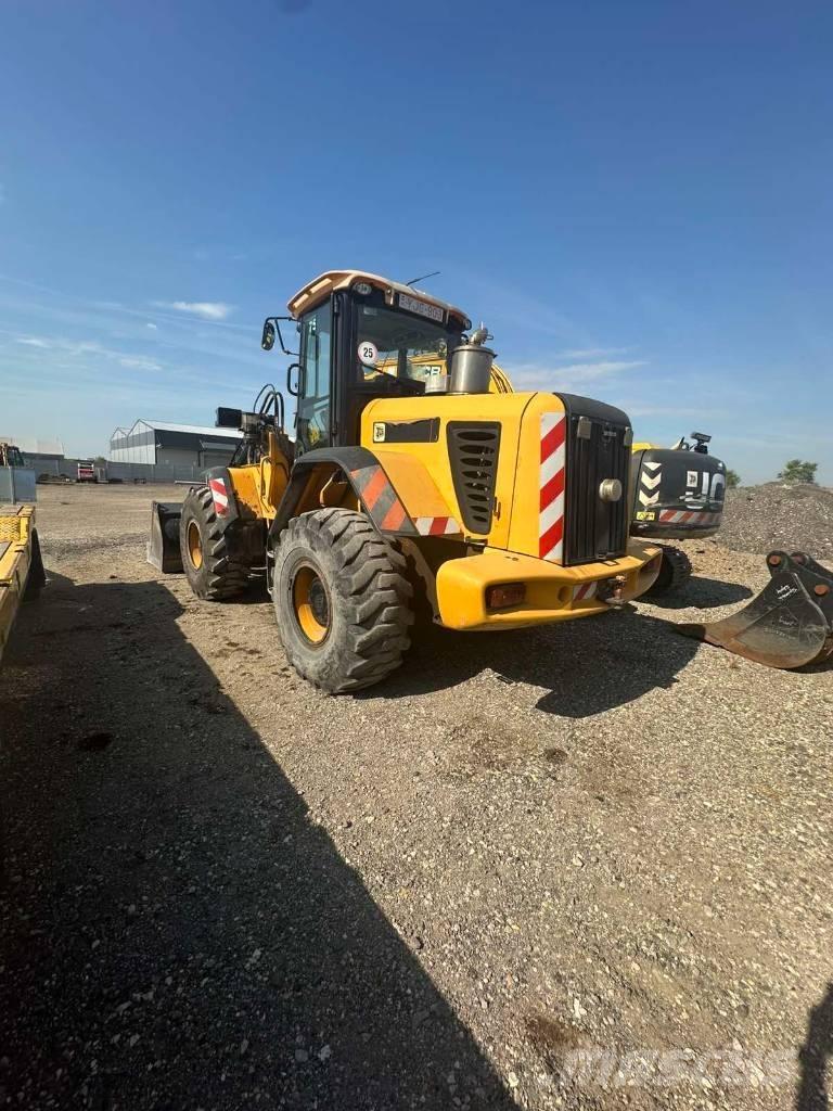JCB 436 HT 輪胎式裝載機