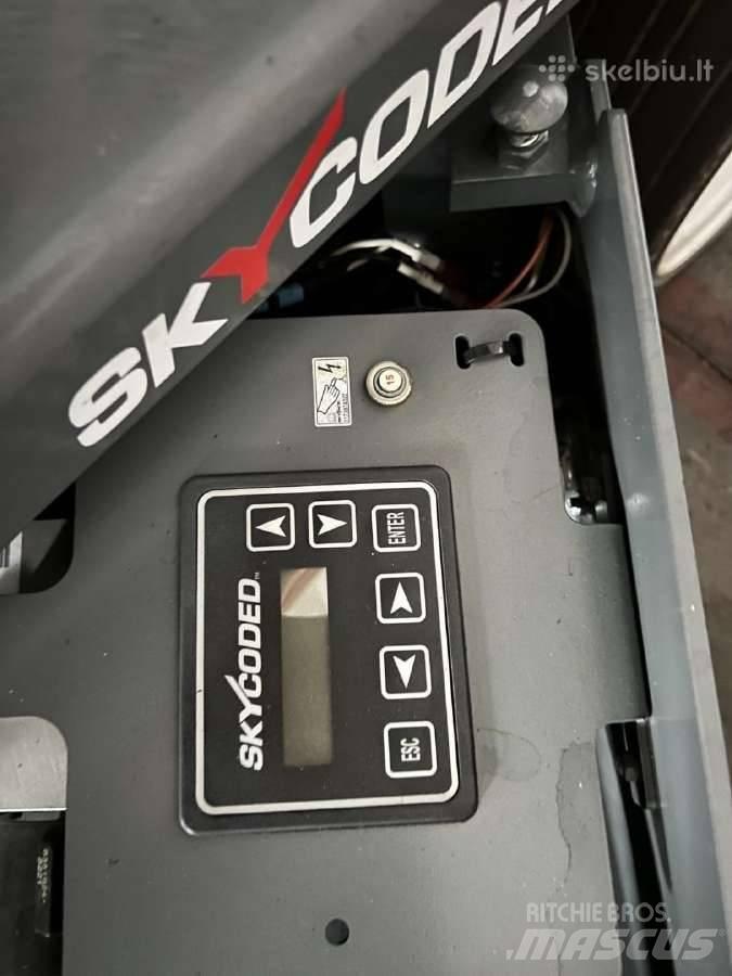SkyJack SJ4732 剪式升降機