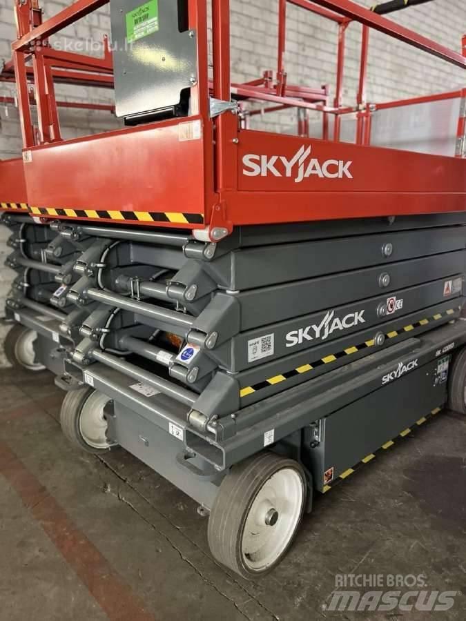 SkyJack SJ4732 剪式升降機