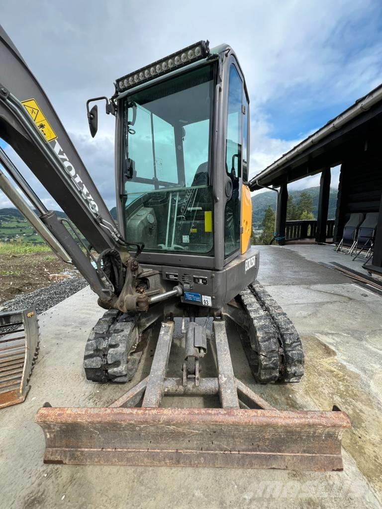 Volvo ECR25D 小型挖土機/掘鑿機<7t(小型挖掘機)