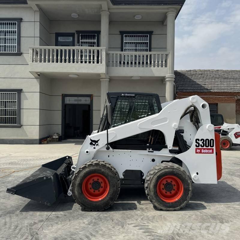 Bobcat S 300 滑移轉向裝載機