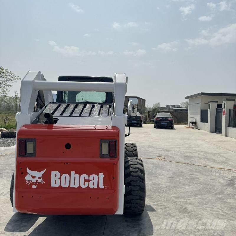 Bobcat S 300 滑移轉向裝載機