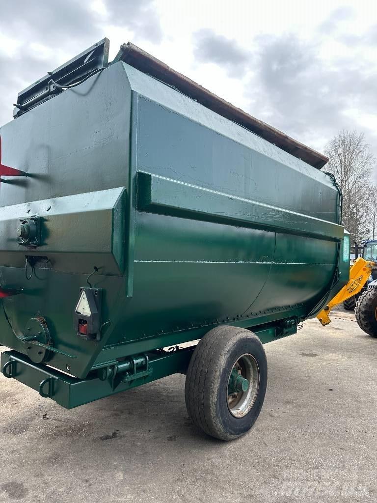 Keenan 170 BH 自走式飼料採集機