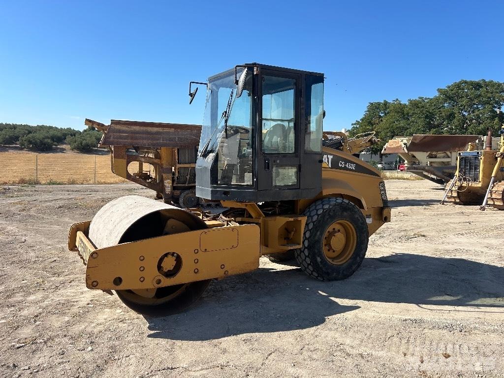 CAT CS 433 E 雙輪滾壓機