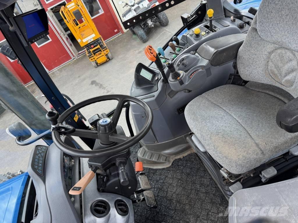 New Holland T7030 曳引機