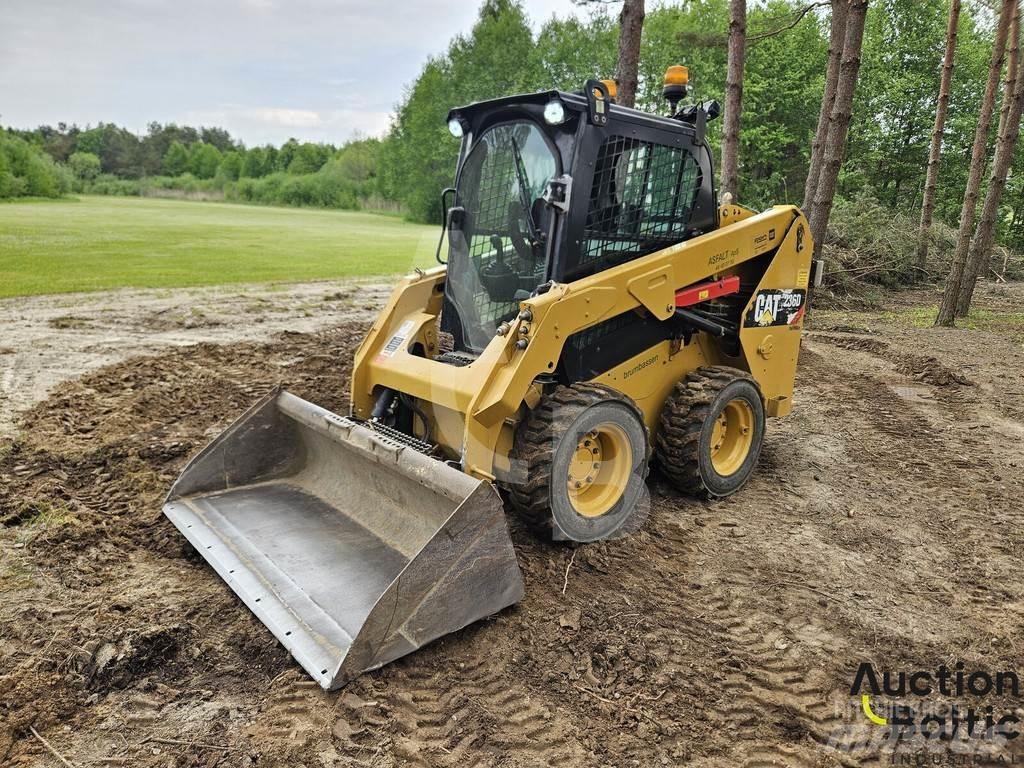 CAT 236 D 滑移轉向裝載機
