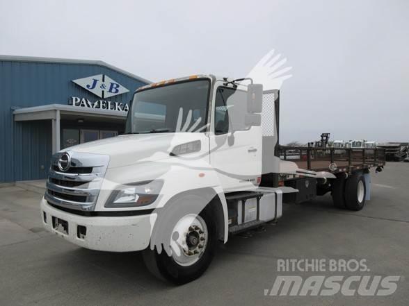 Hino 268 平板式/側卸式卡車