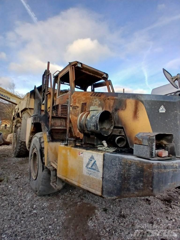 Komatsu HM 300-2 鉸接式起吊車