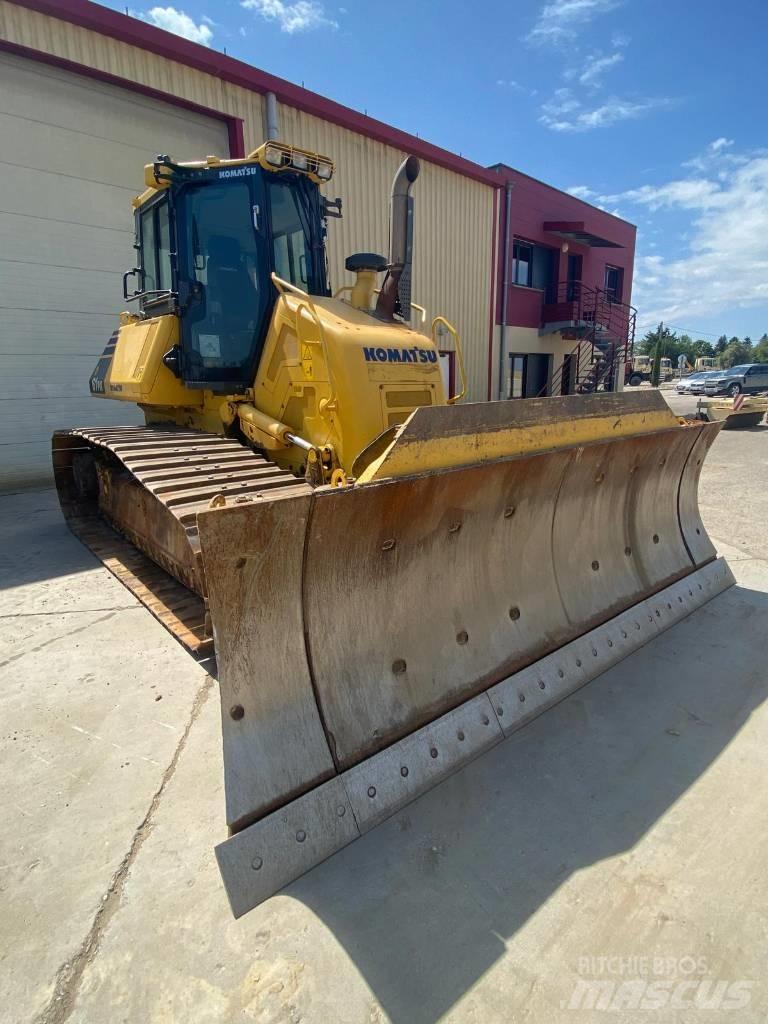 Komatsu D61PX24 履帶推土機