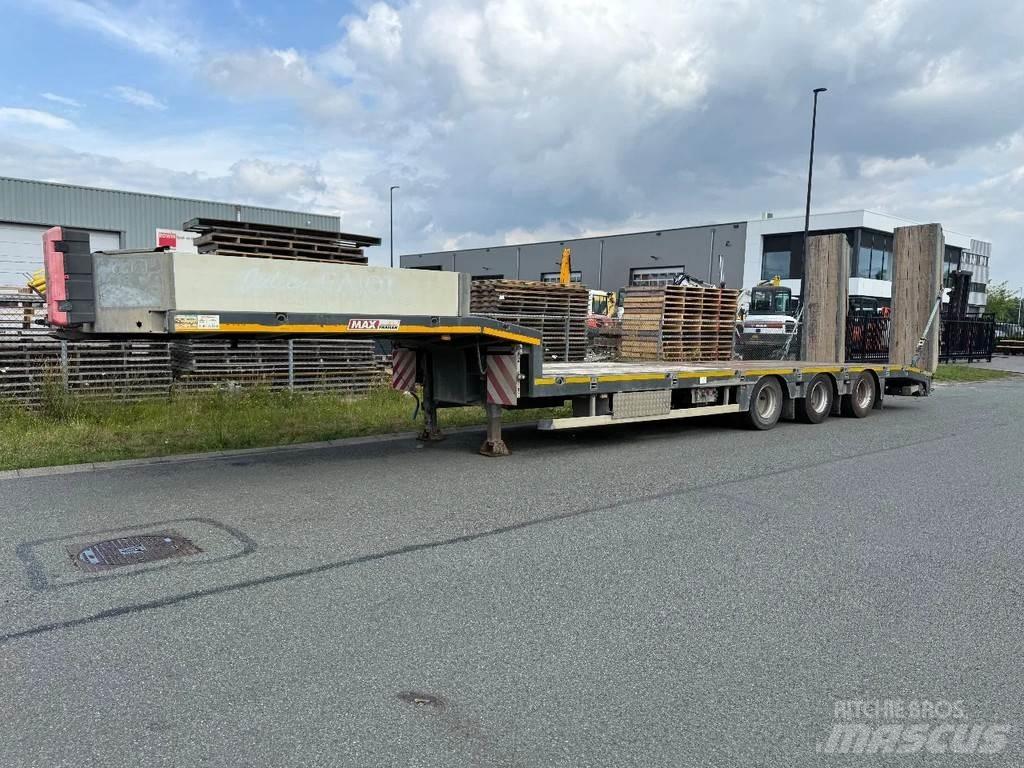 MAX Trailer 3 axle 地架式半拖車