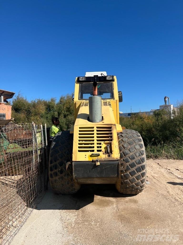 Bomag BW 211 D-3 單輪滾壓機