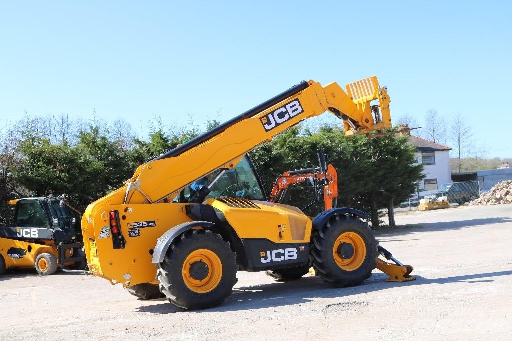 JCB 535-125 伸縮臂操作車