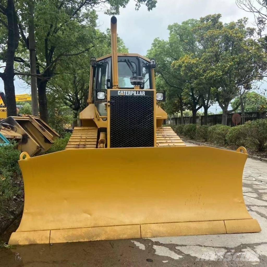 CAT D5M 履帶推土機