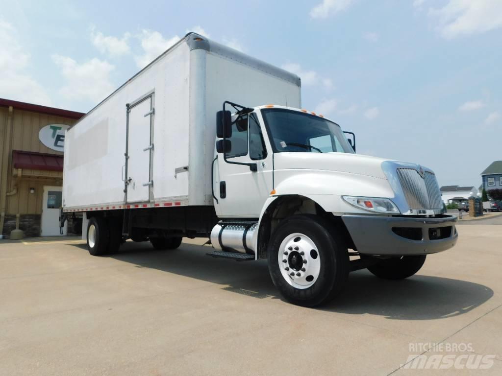 International 4300 貨櫃框架卡車