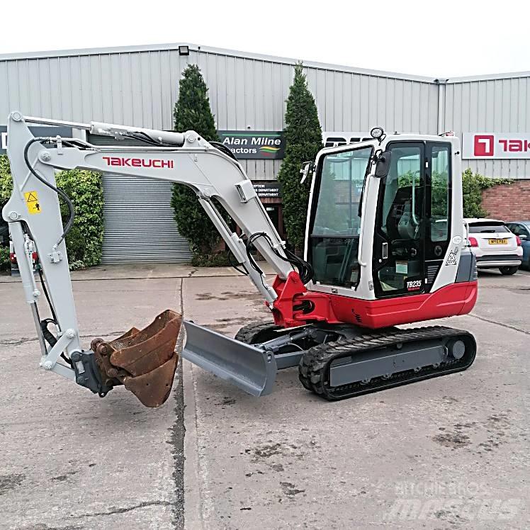 Takeuchi TB235 小型挖土機/掘鑿機<7t(小型挖掘機)