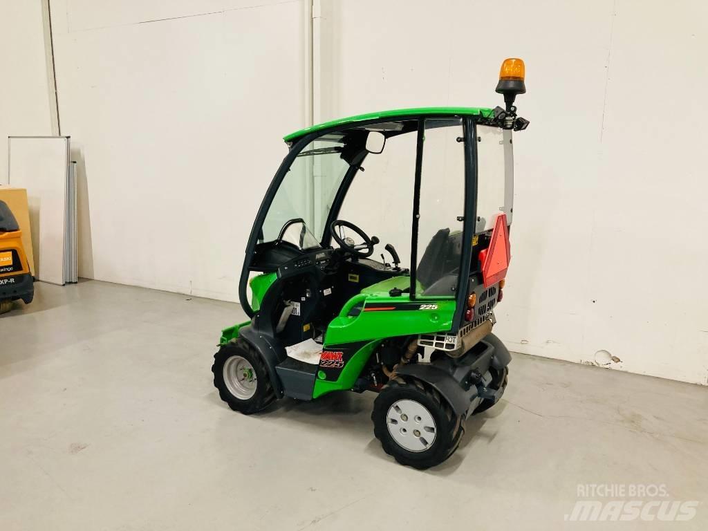 Avant 225 小型裝載機