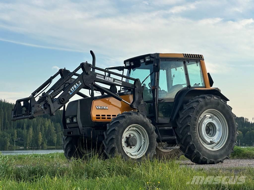 Valtra 6850 曳引機