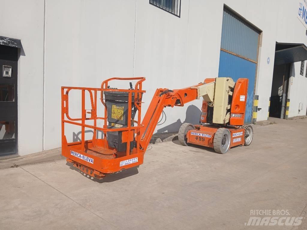 JLG E 300 AJ 曲臂高空作業車