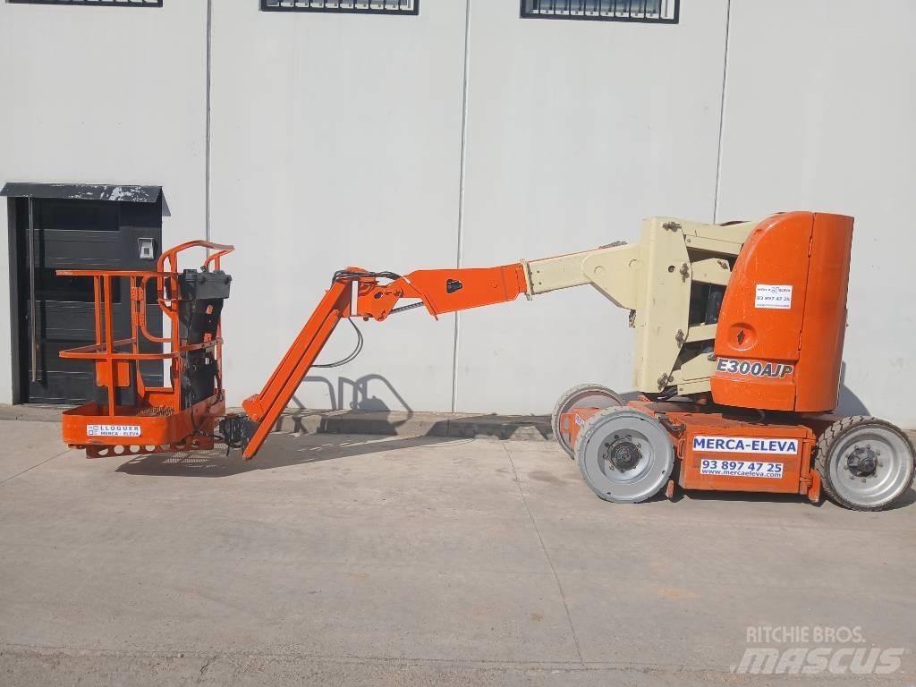 JLG E 300 AJ 曲臂高空作業車