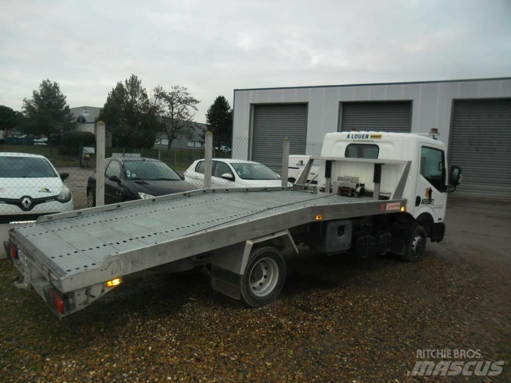 Nissan 35.15 運輸車輛