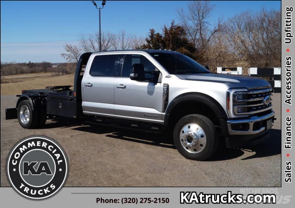 Ford F 550 SD Lariat 商用底盤車
