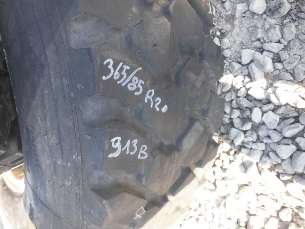Michelin 365/85R20 輪胎、車輪和輪圈