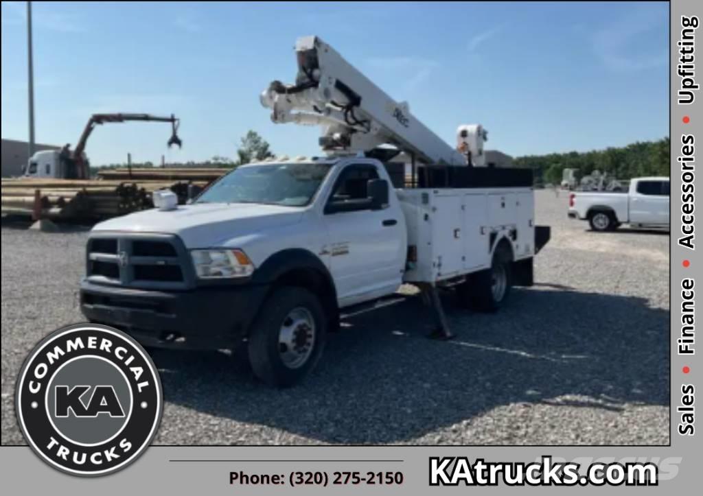 RAM 5500 TRADESMAN 卡車裝載高空作業車
