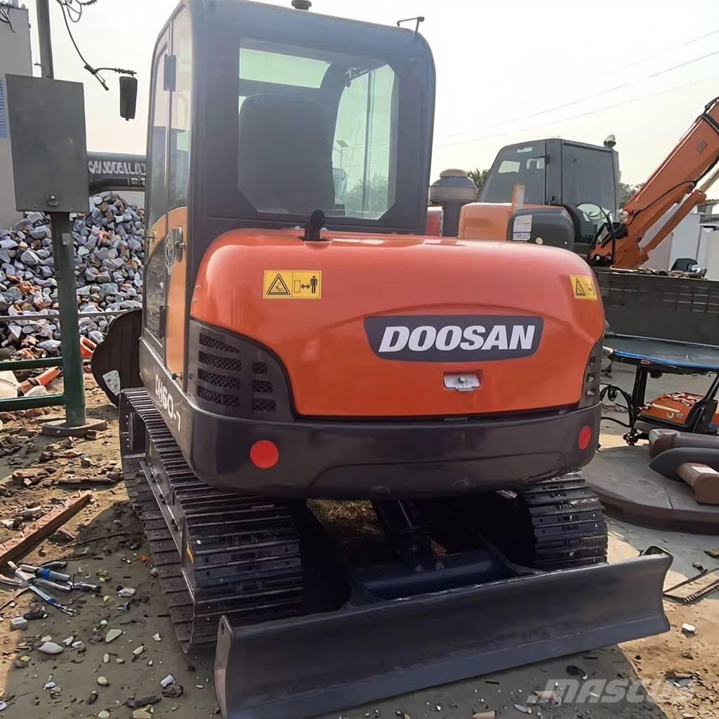 Doosan DH 60 小型挖土機/掘鑿機<7t(小型挖掘機)