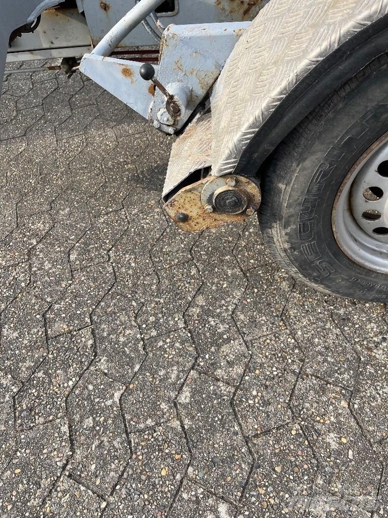 Omme Mini 12 EBJ 拖車裝載高空作業平台