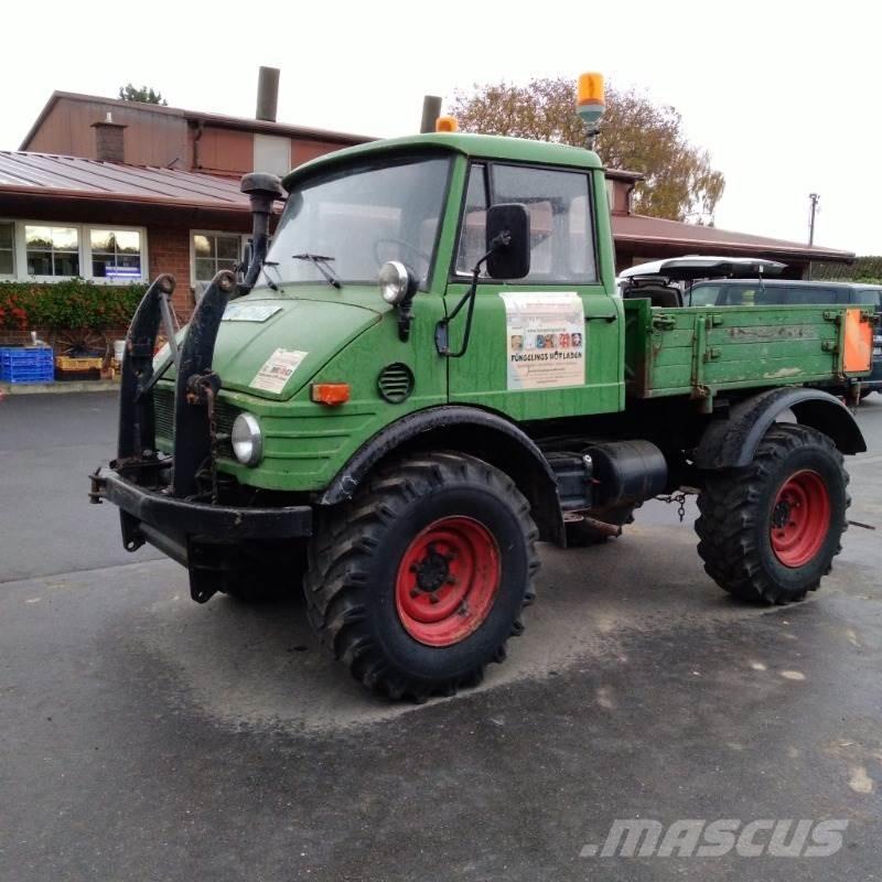 Mercedes-Benz U421 曳引機