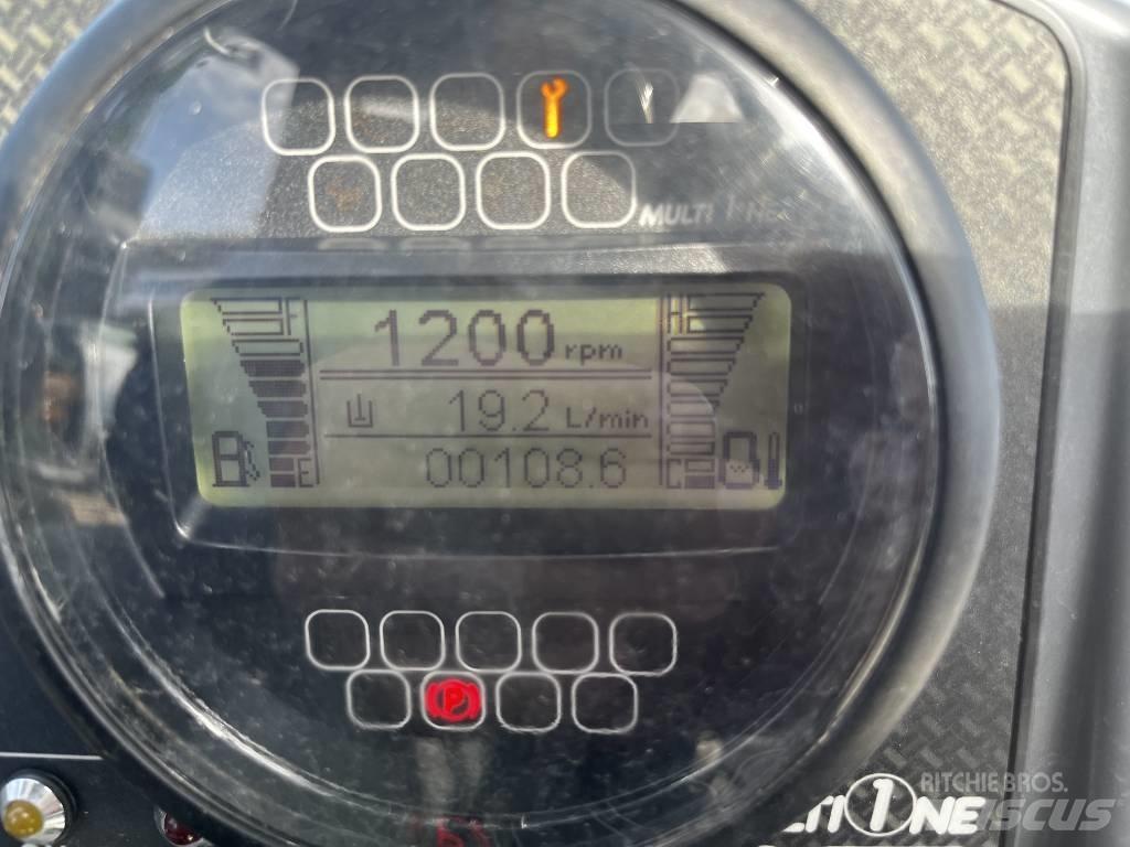 Multione 11.6 K 滑移轉向裝載機