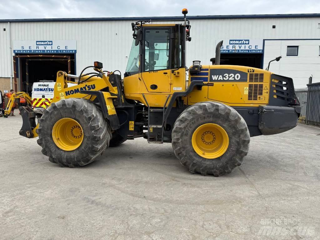 Komatsu WA320-5 輪胎式裝載機