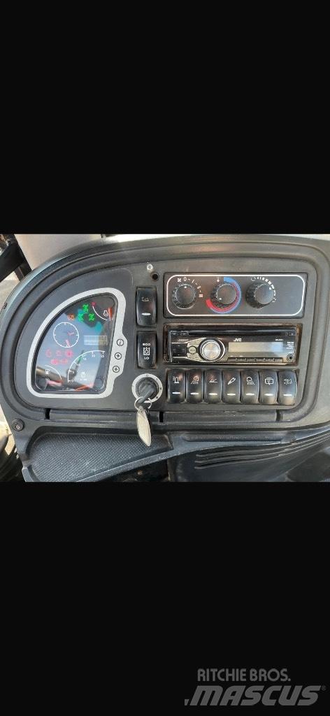 JCB 3CX 反鏟裝載機
