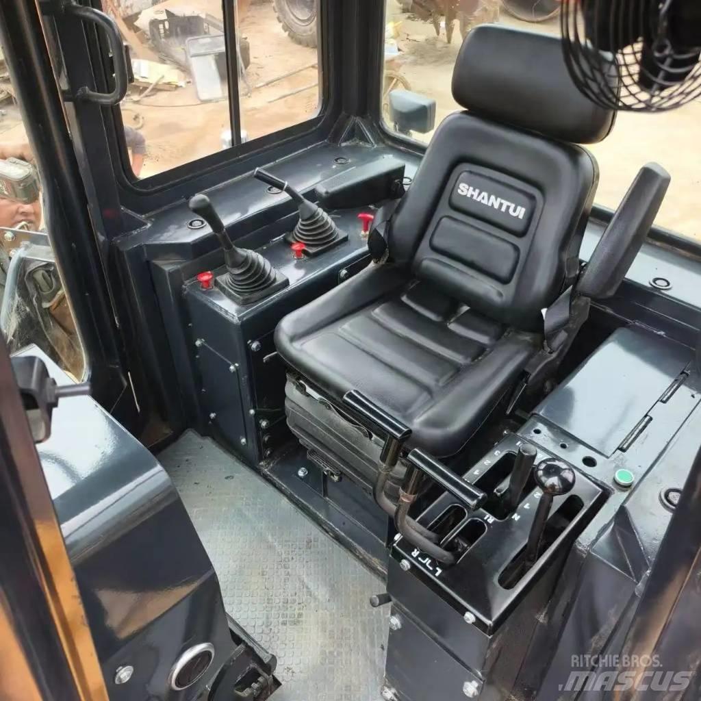 Shantui SD 16 履帶推土機