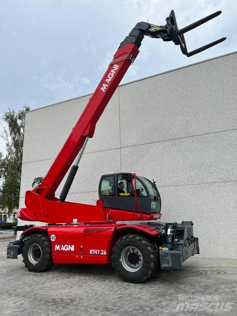 Magni RTH 7.26 伸縮臂操作車
