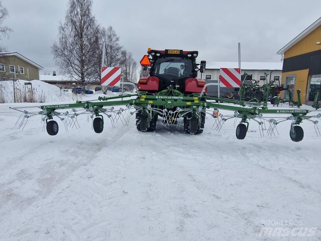 Pronar PWP 770 耙與翻草機
