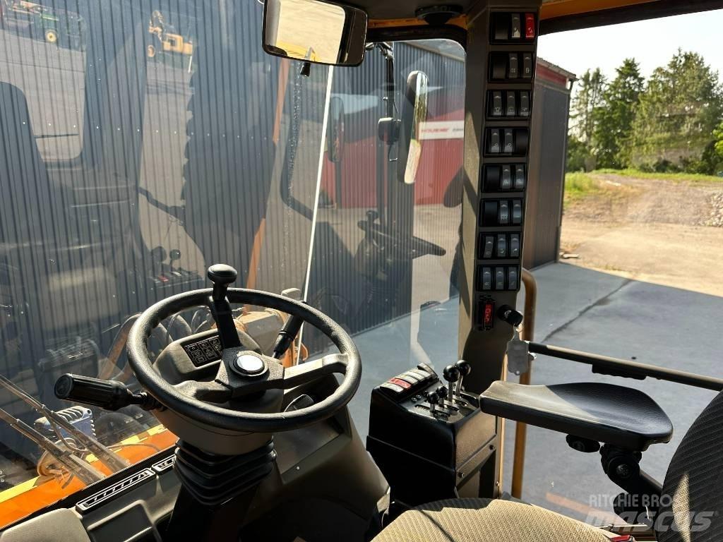 Ljungby L 11 輪胎式裝載機