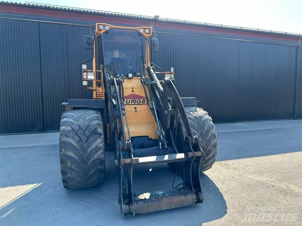 Ljungby L 11 輪胎式裝載機
