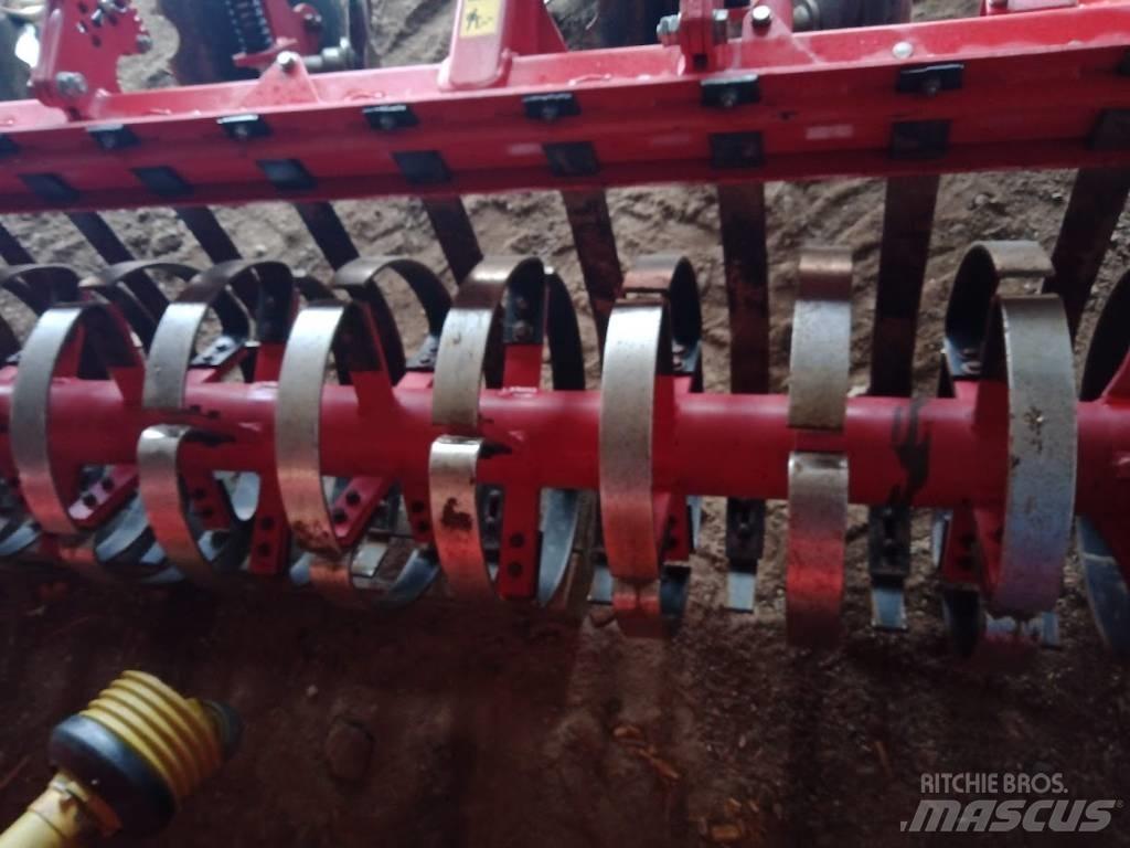 Horsch Terrano 3 FX 中耕管理機