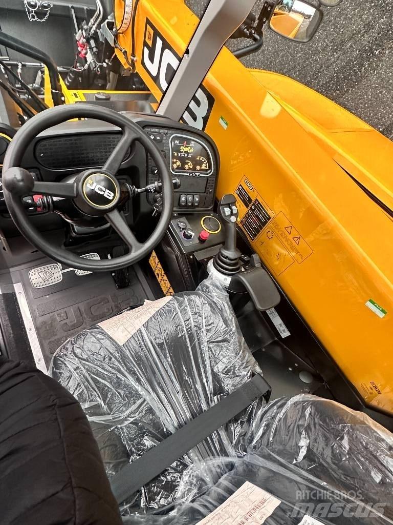 JCB 525-60 伸縮臂操作車